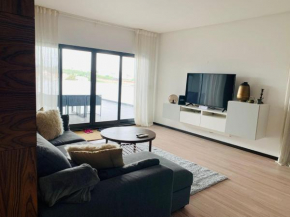 Modern Flat near Lisbon with Garage